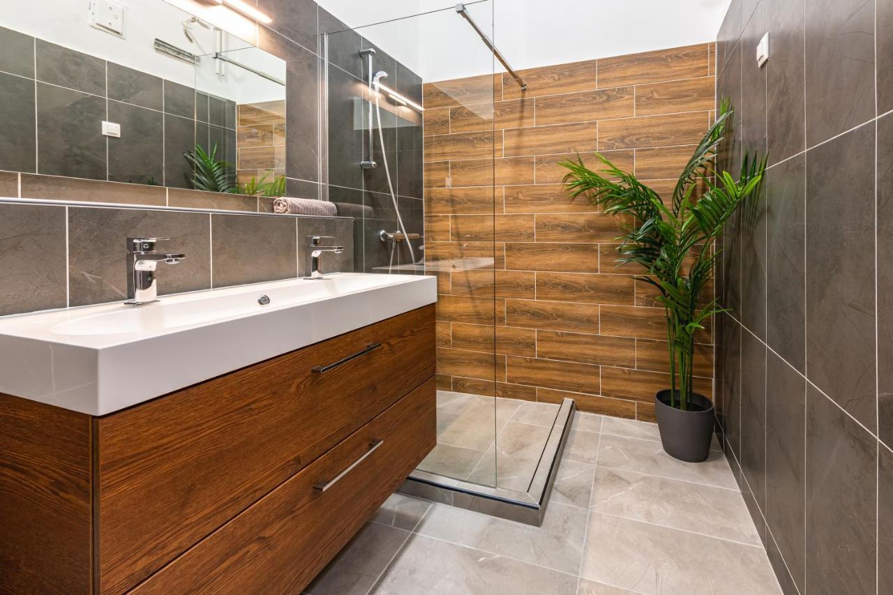 Lejlighed Deluxe Kazincy In The Heart Of Budapest